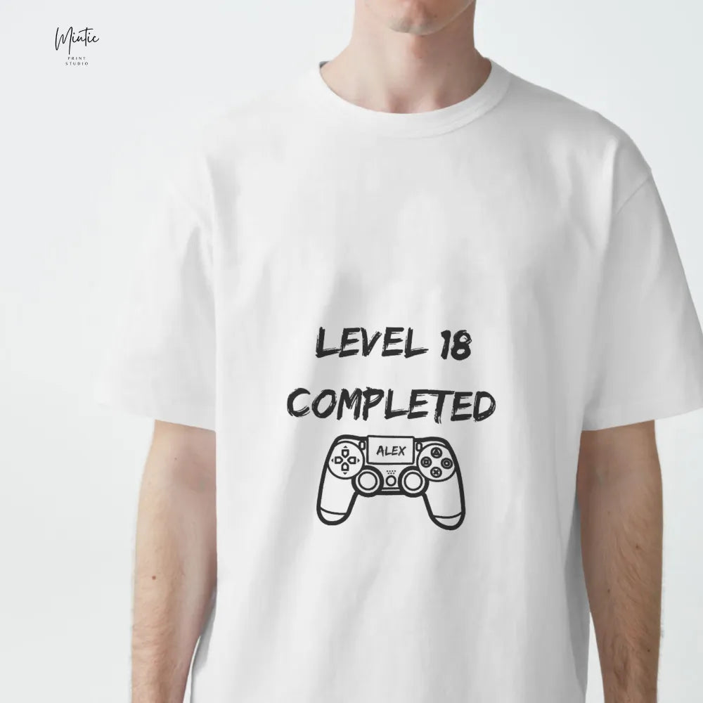 Tricou personalizat level 18 completed alb barbati