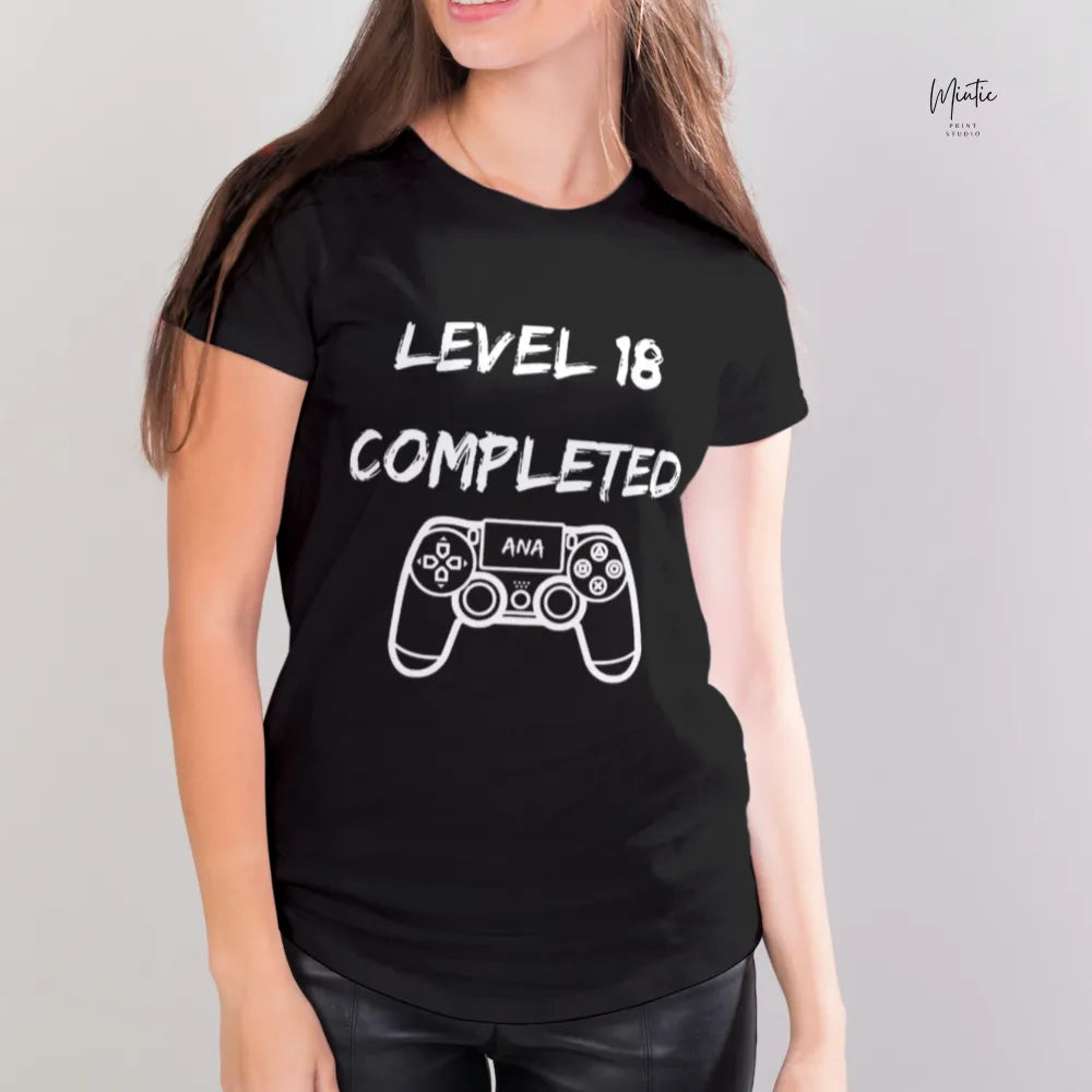 Tricou personalizat level 18 completed negru femei